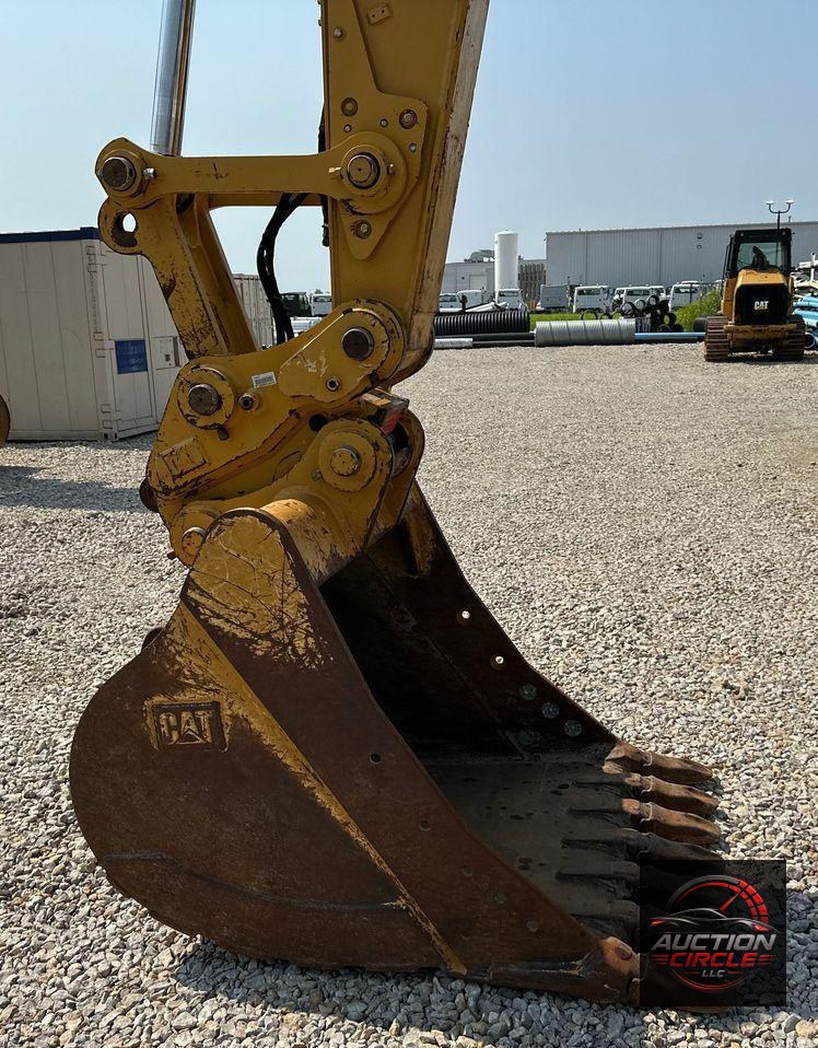 2019 Caterpillar  323 excavator