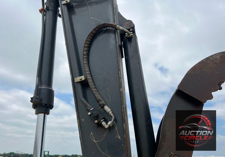 2017 John Deere 210G LC  excavator