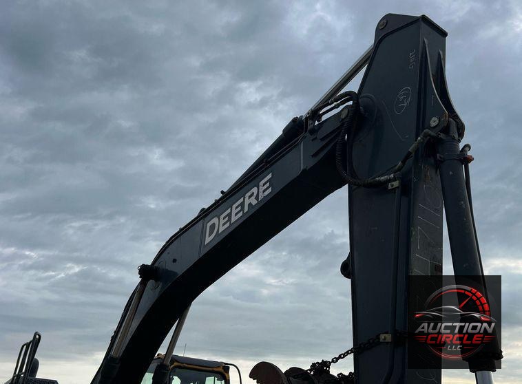 2017 John Deere 210G LC  excavator