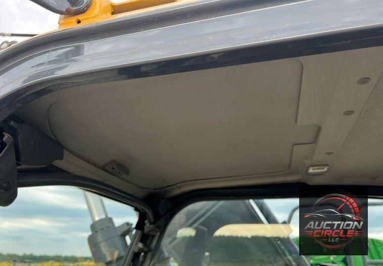 2017 John Deere 210G LC  excavator