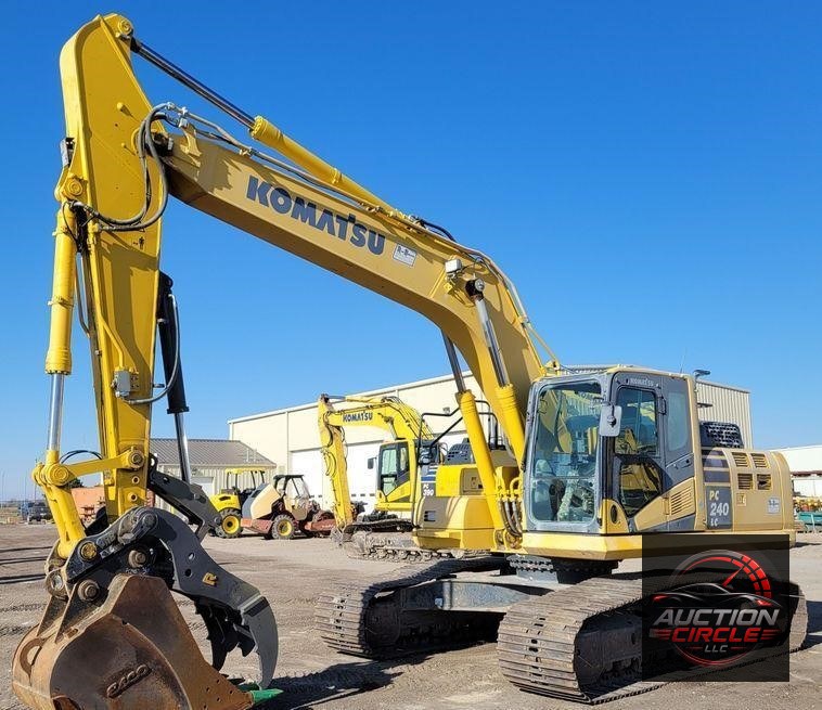 2019 Komatsu PC240LC-11  excavator
