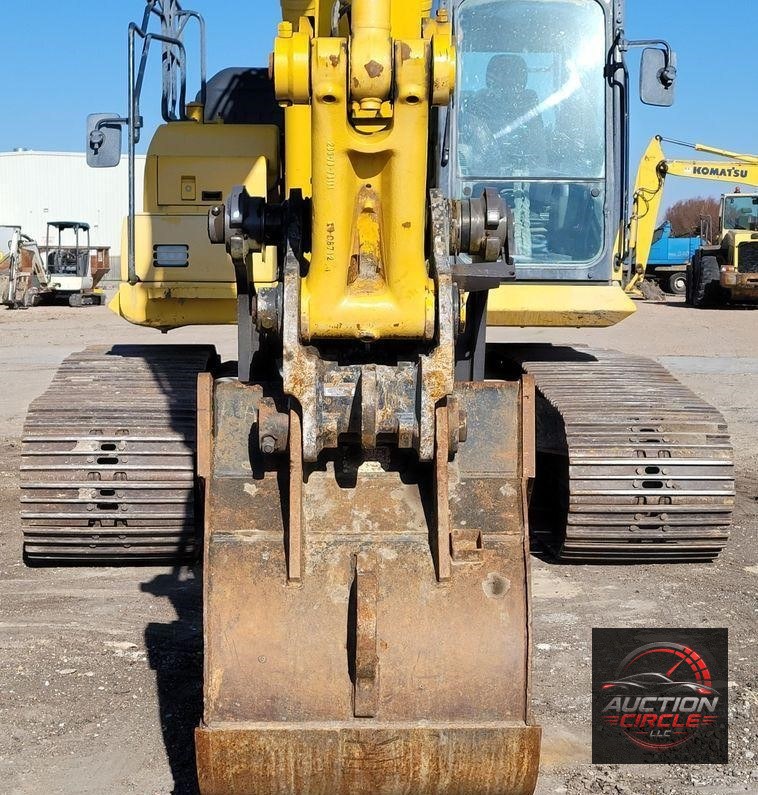 2019 Komatsu PC240LC-11  excavator