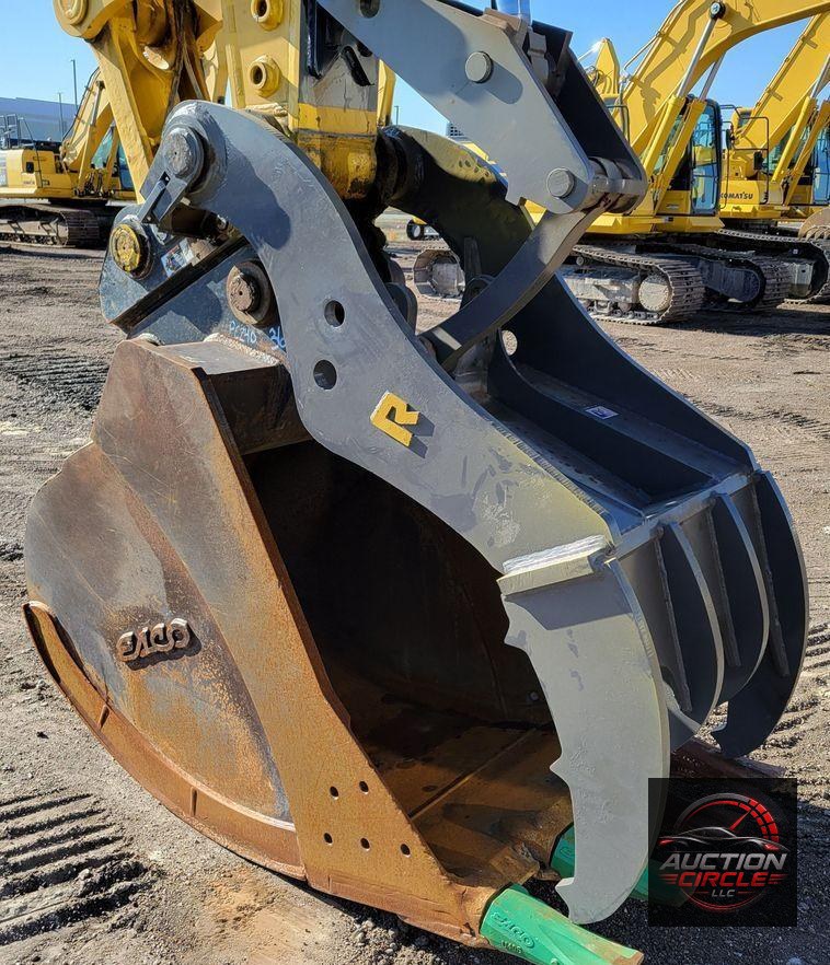 2019 Komatsu PC240LC-11  excavator