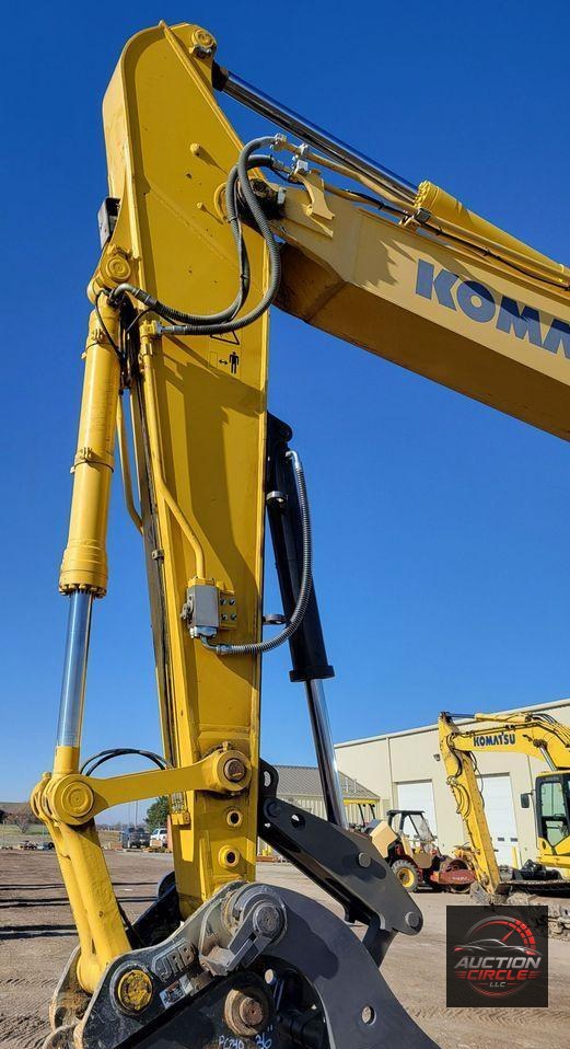 2019 Komatsu PC240LC-11  excavator