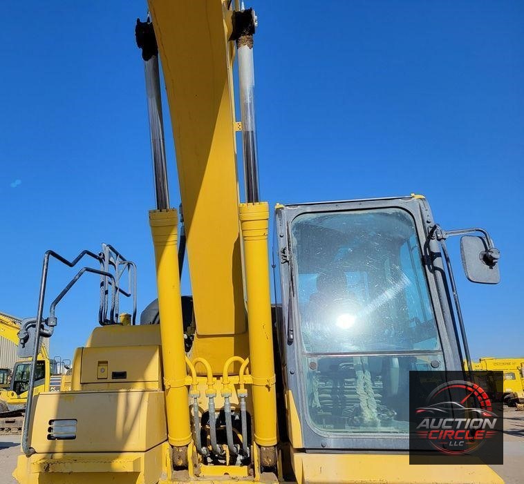 2019 Komatsu PC240LC-11  excavator