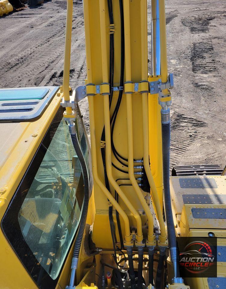 2019 Komatsu PC240LC-11  excavator