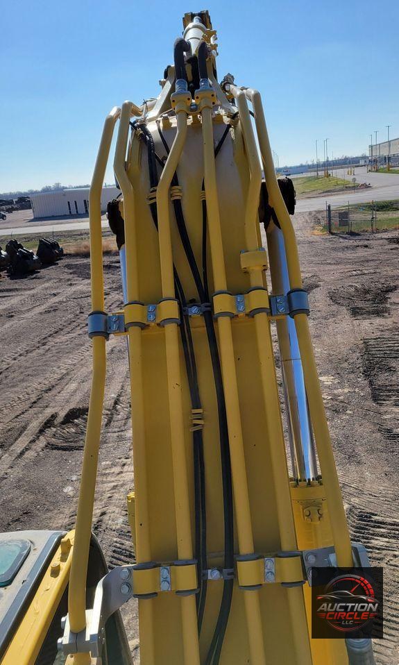 2019 Komatsu PC240LC-11  excavator