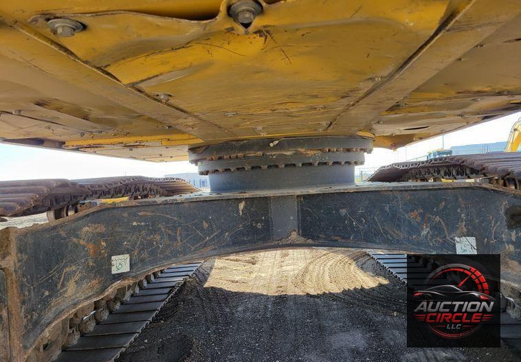2019 Komatsu PC240LC-11  excavator