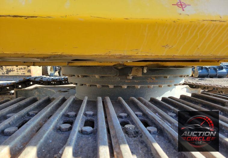 2019 Komatsu PC240LC-11  excavator