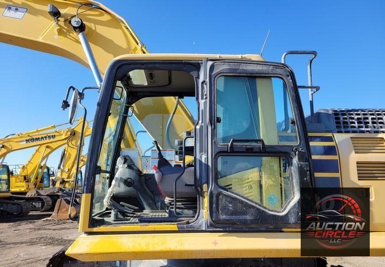 2019 Komatsu PC240LC-11  excavator