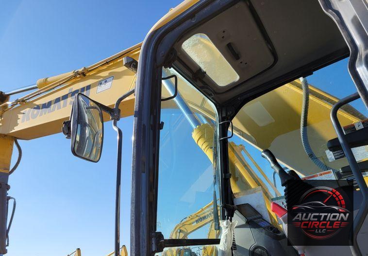 2019 Komatsu PC240LC-11  excavator