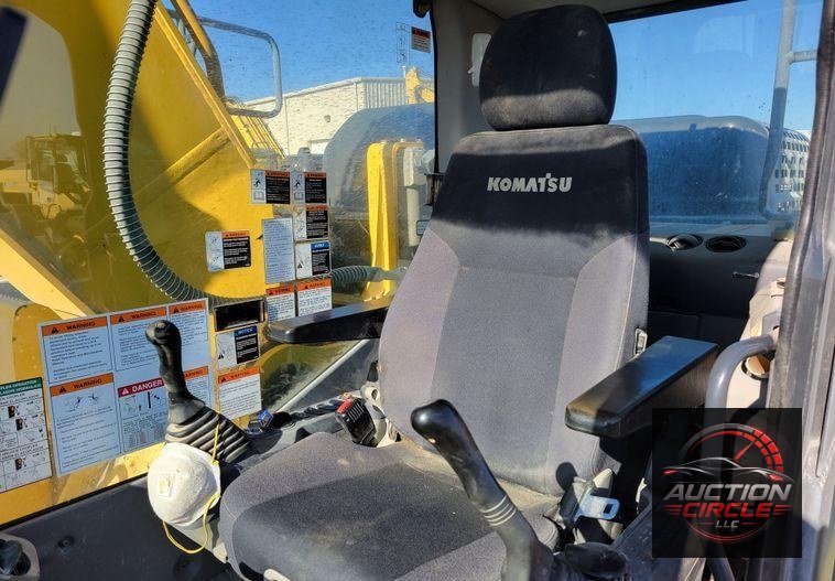 2019 Komatsu PC240LC-11  excavator
