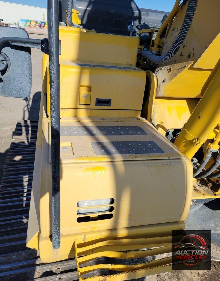 2019 Komatsu PC240LC-11  excavator