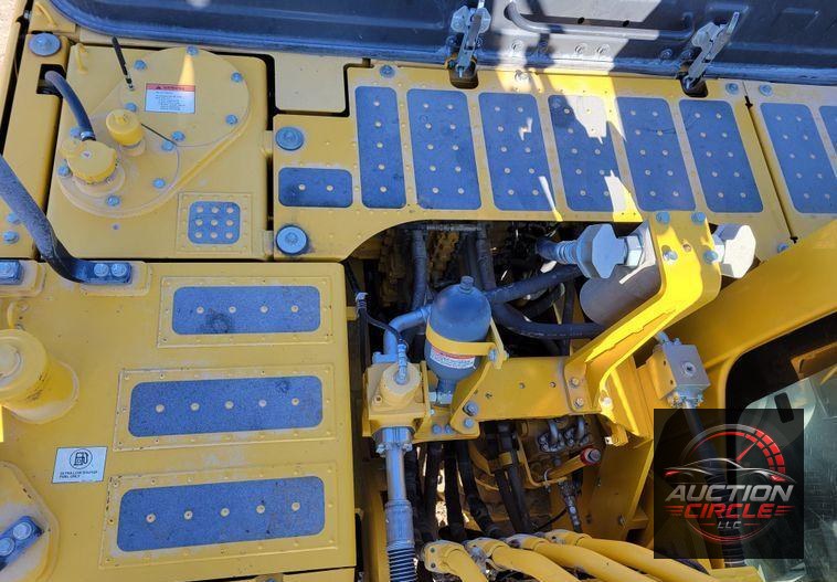 2019 Komatsu PC240LC-11  excavator
