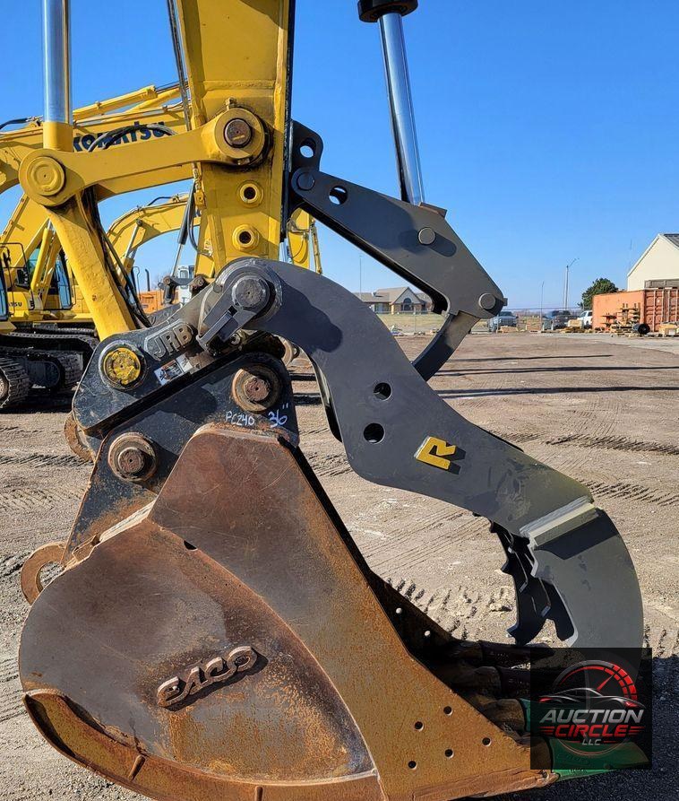 2019 Komatsu PC240LC-11  excavator