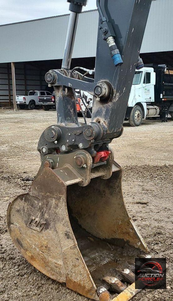 2022 John Deere 135G  excavator