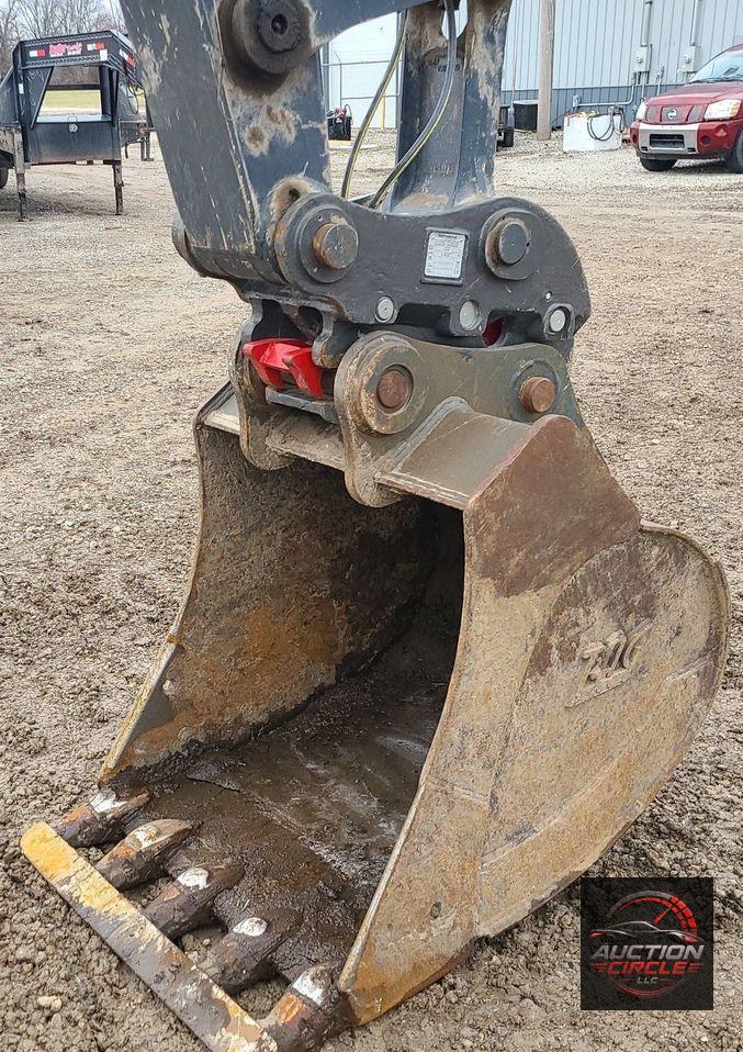 2022 John Deere 135G  excavator