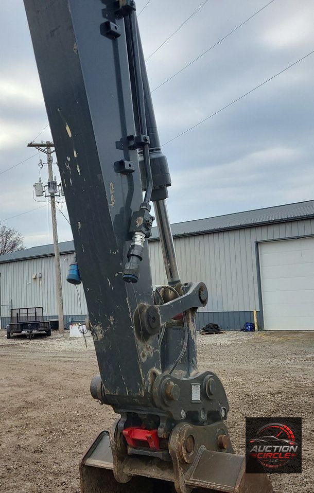 2022 John Deere 135G  excavator
