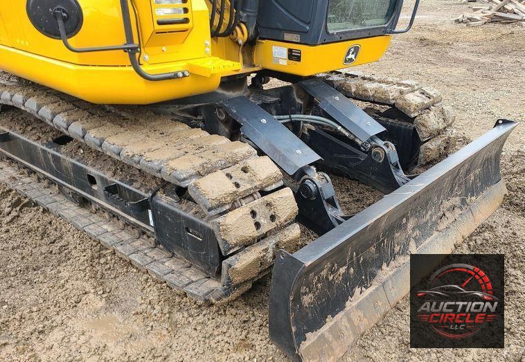 2022 John Deere 135G  excavator
