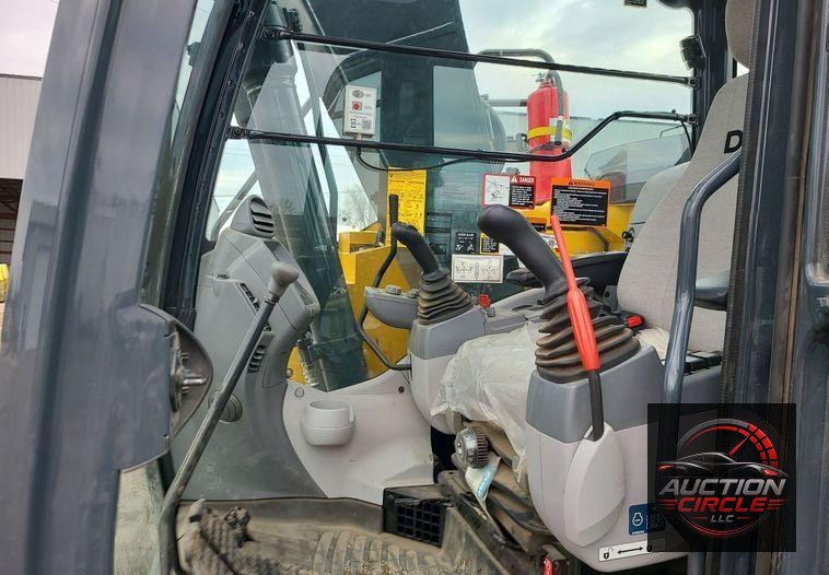2022 John Deere 135G  excavator