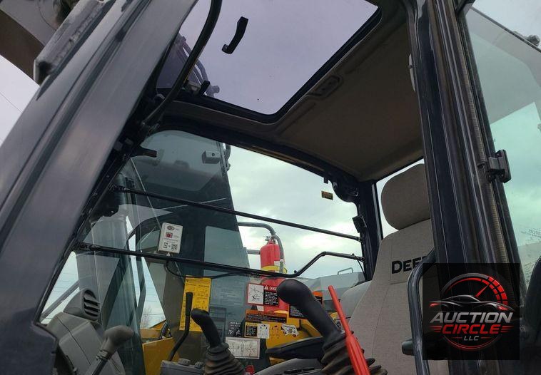 2022 John Deere 135G  excavator
