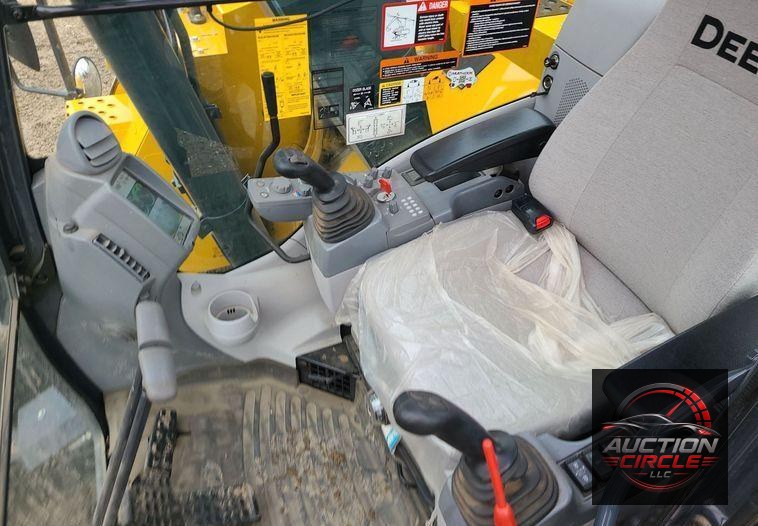 2022 John Deere 135G  excavator