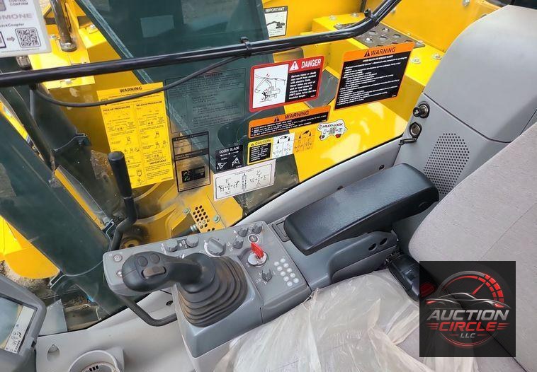 2022 John Deere 135G  excavator