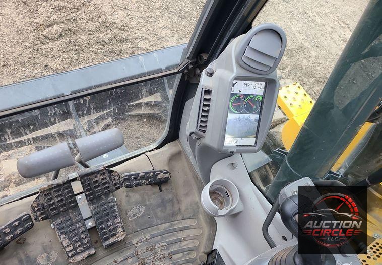 2022 John Deere 135G  excavator