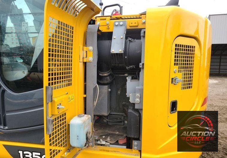 2022 John Deere 135G  excavator