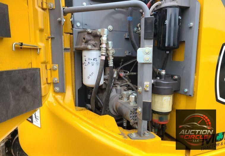 2022 John Deere 135G  excavator