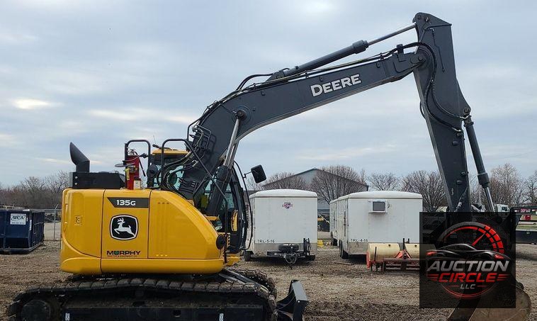 2022 John Deere 135G  excavator