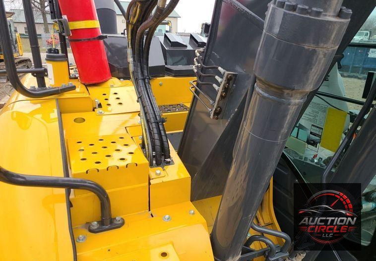 2022 John Deere 135G  excavator