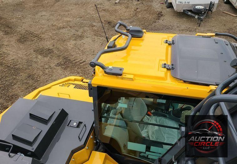 2022 John Deere 135G  excavator