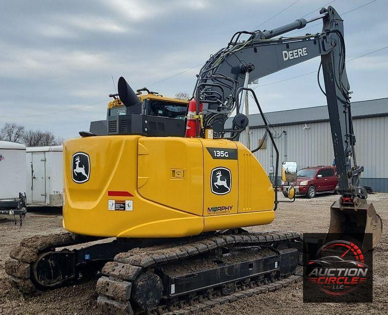 2022 John Deere 135G  excavator