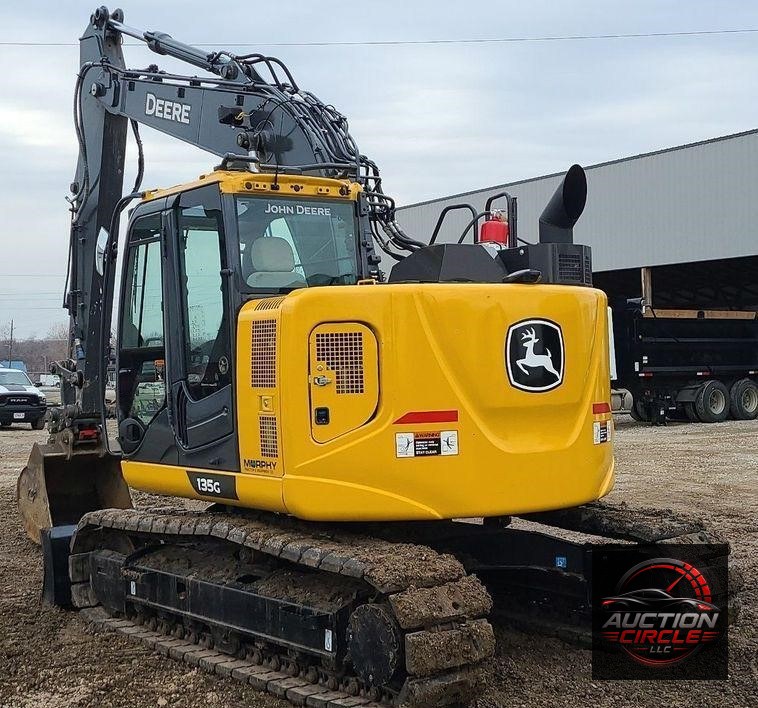 2022 John Deere 135G  excavator