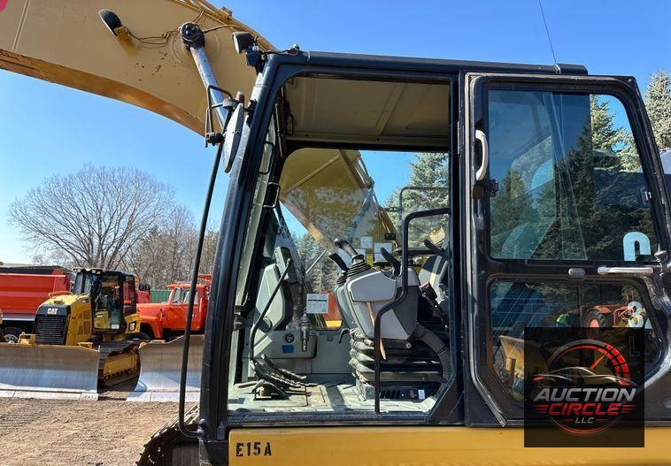 2015 Caterpillar 323FL excavator