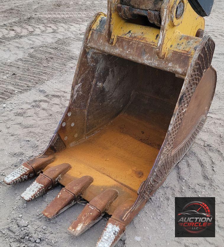 2018 John Deere 210G LC  excavator