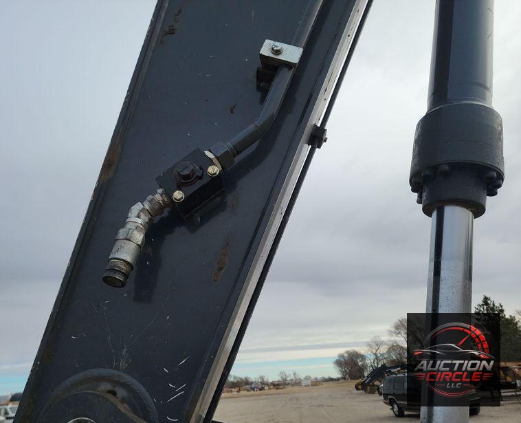 2018 John Deere 210G LC  excavator