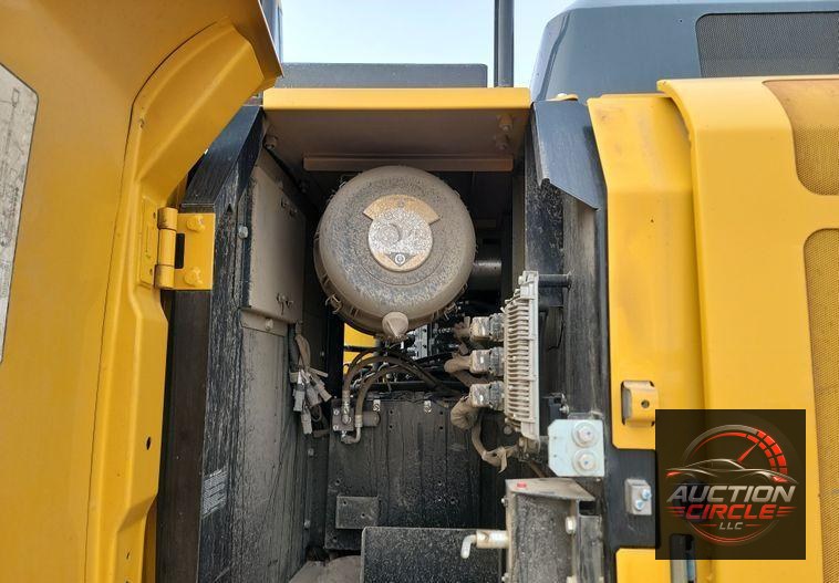 2018 John Deere 210G LC  excavator