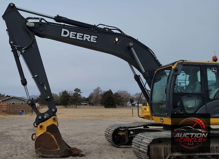 2018 John Deere 210G LC  excavator
