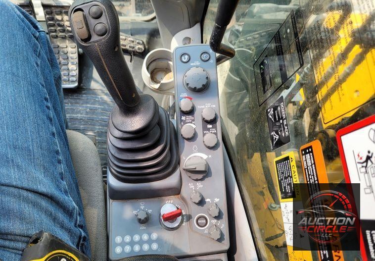 2017 John Deere 135G  excavator