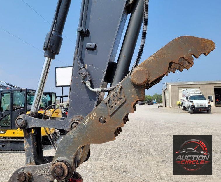 2017 John Deere 135G  excavator