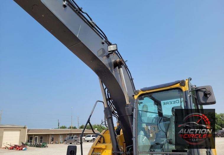 2017 John Deere 135G  excavator