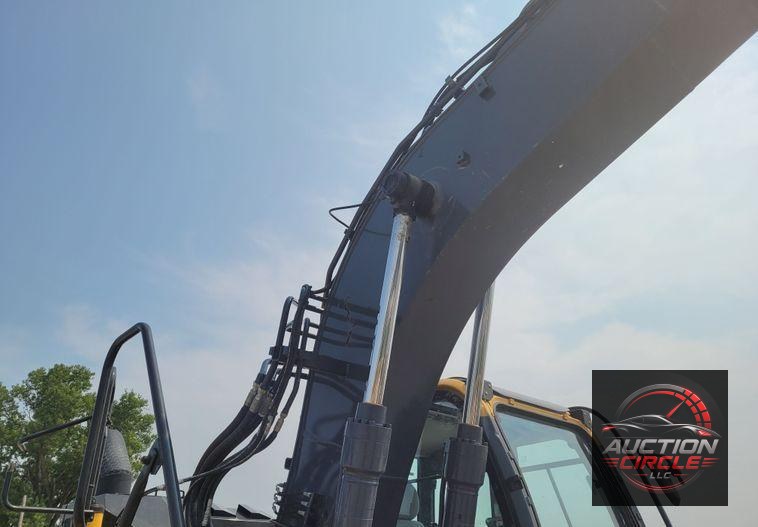 2017 John Deere 135G  excavator