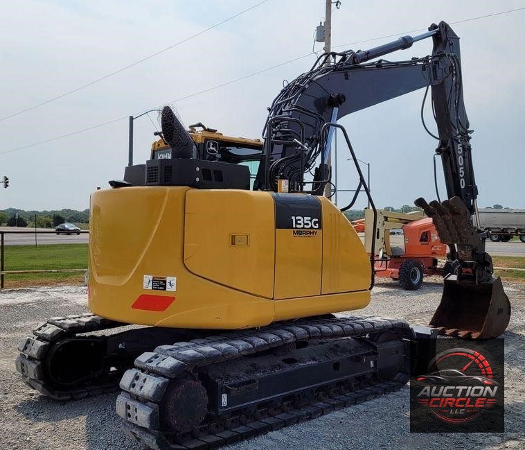 2017 John Deere 135G  excavator