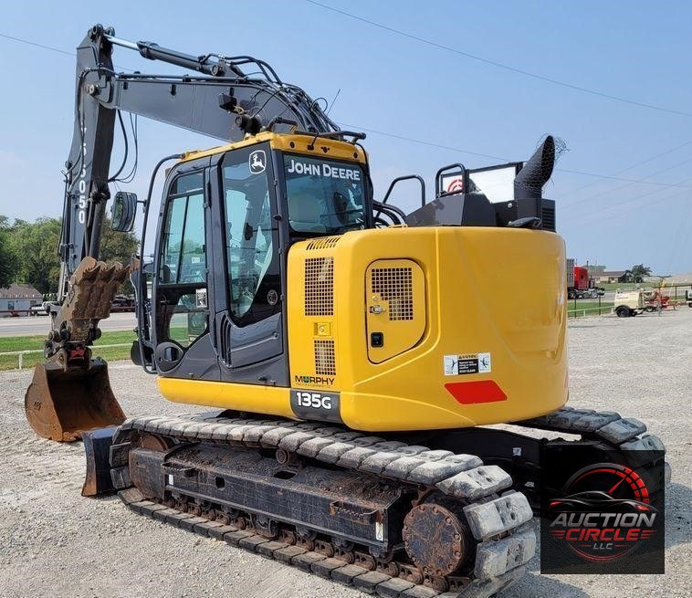 2017 John Deere 135G  excavator