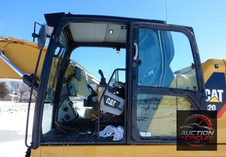 2019 Caterpillar 320  excavator