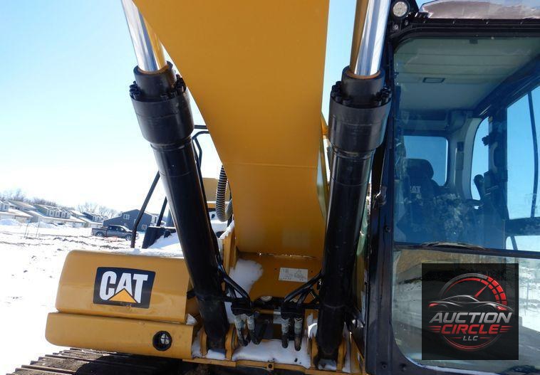 2019 Caterpillar 320  excavator