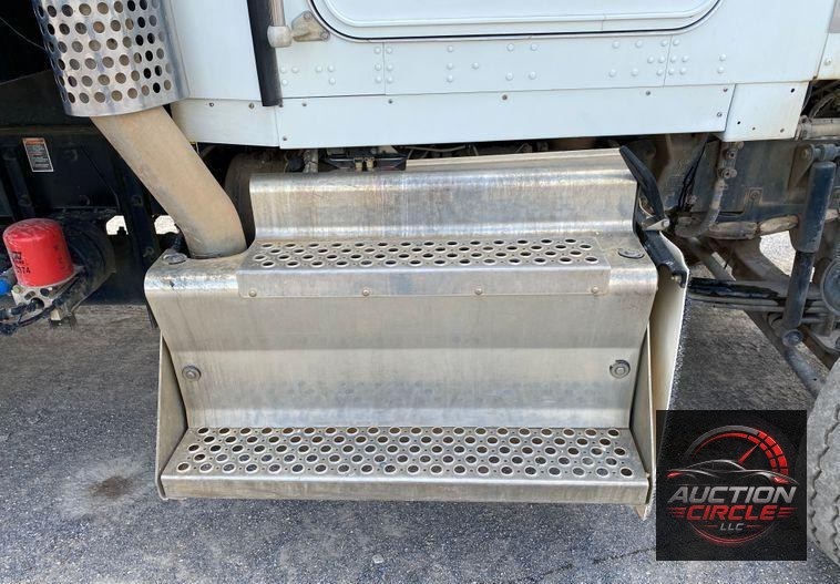 2014 Kenworth T805  dump truck