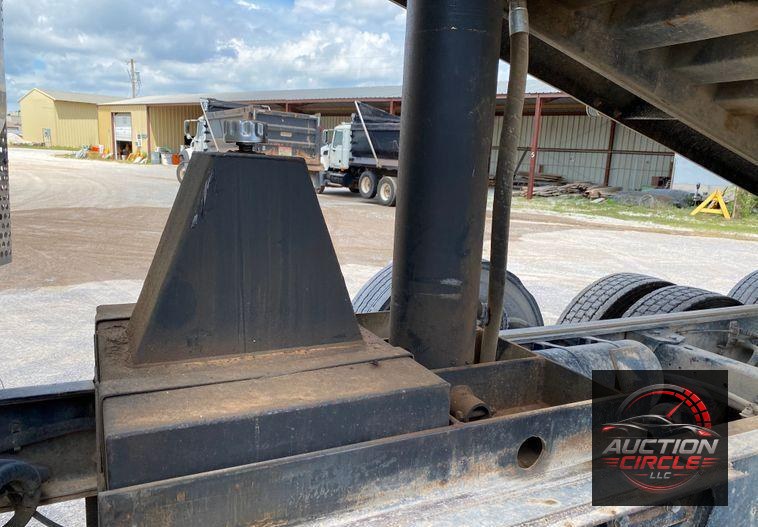 2014 Kenworth T805  dump truck